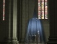 light: Un ottagono di cristallo e luce per il Duomo di Milano -   La luce del sole che attraversa le vetrate ne assorbe i colori e colpendo la struttura la trasforma in un oggetto etereo