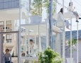 Interni: Sou Fujimoto e la casa trasparente 'sull'albero' - Situata a Tokyo, House NA presenta pareti vetrate e tre piani suddivisi in piattaforme sfalsate, collegate tra loro come i rami di un albero
