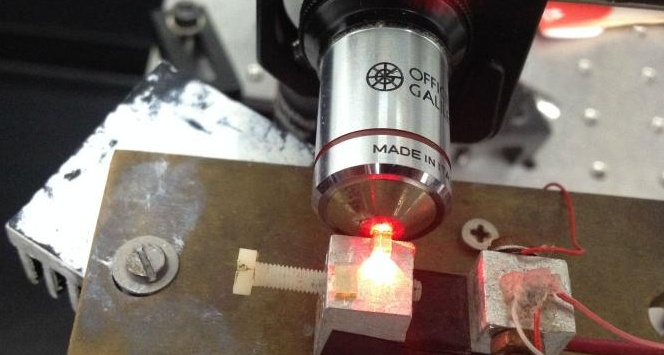 Scoperti fasci laser piu' sottili di un millesimo di capello Scoperti fasci laser piu' sottili di un millesimo di capello