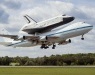 esteri: Ultimo volo dello shuttle Enterprise nel cielo di New York -   Ha sorvolato la citta' a bordo di un Boeing 747 prima di atterrare all'aeroporto John F. Kennedy