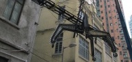 Spotlight: Un mostro meccanico sui tetti di Hong Kong - L'installazione 
