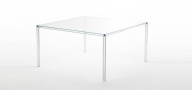 Spotlight: Il tavolo di Yoshioka 'disegnato' dalla luce - Al Salone del Mobile il celebre artista della trasparenza incontra il brand Glas, per una struttura affascinante e misteriosa 